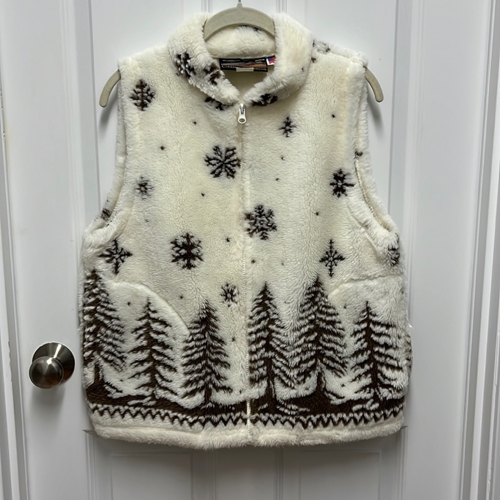 Woman’s‎ Winter Ivory And Brown Fleece Vest